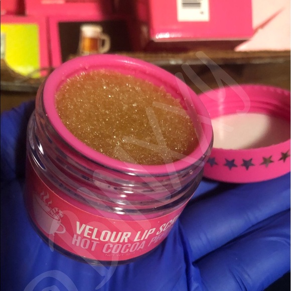 Jeffree Star Hot Cocoa Peppermint Velour Lip Scrub - Picture 8 of 9